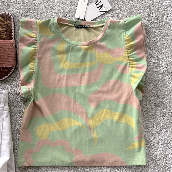 Zara Ribbed Ruffle Sleeve Top - Picture 2 of 4